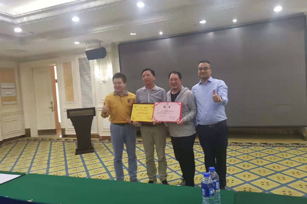 祝賀江蘇斯普瑞董事長當(dāng)選“十大牛商”，追夢的心永不老
