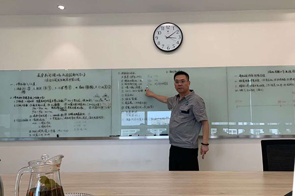 共勉-江蘇噴塑設(shè)備廠斯普瑞涂裝應(yīng)邀參加客戶企業(yè)會(huì)議！